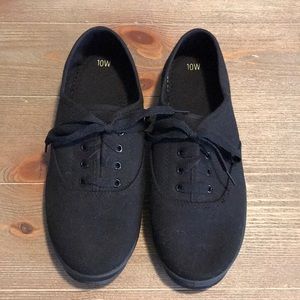 Time & Tru Black Sneakers